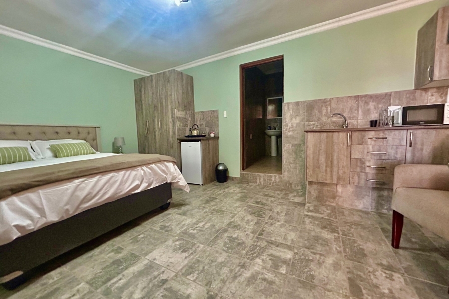 6 Bedroom Property for Sale in Melodie North West